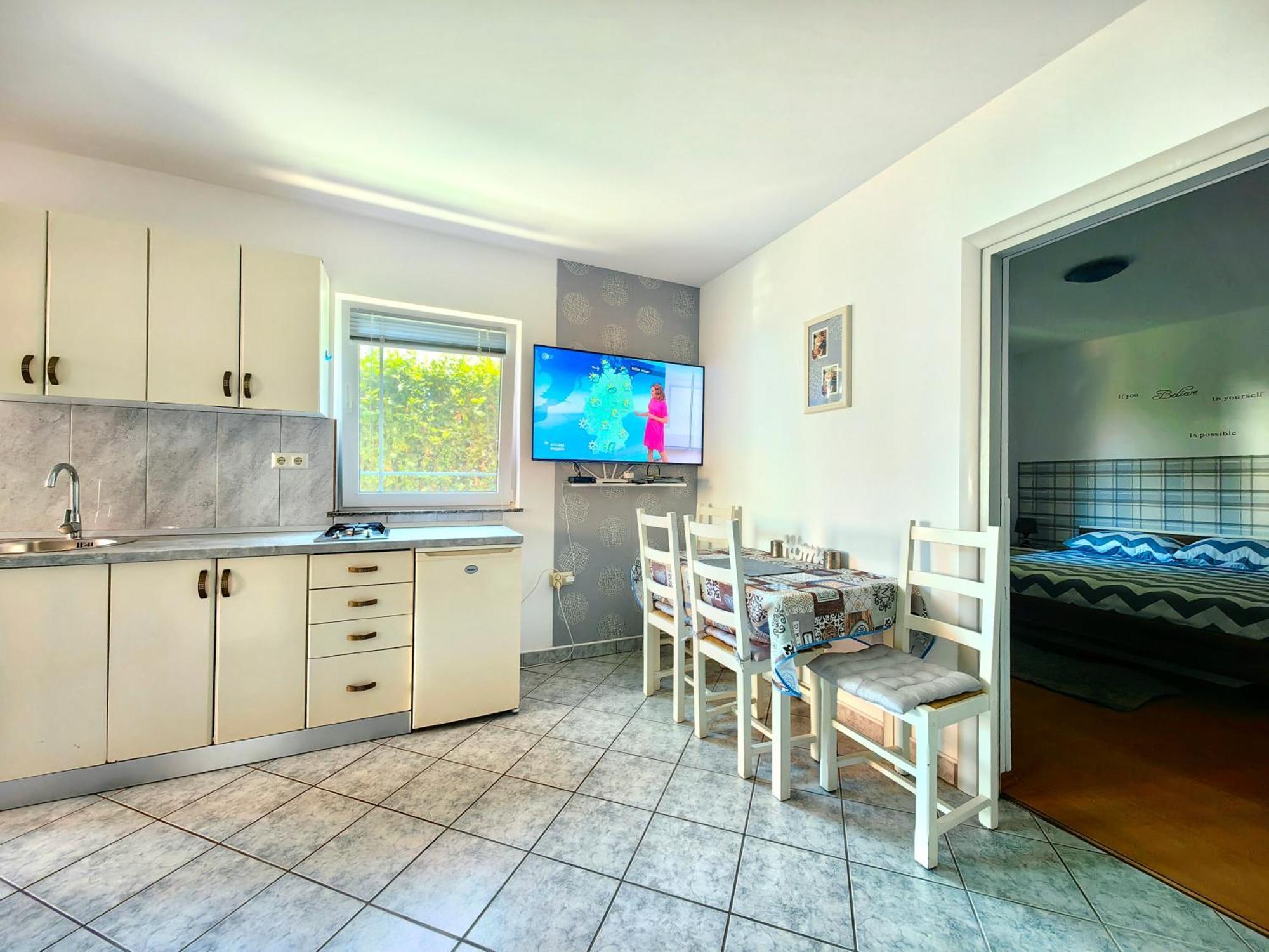 Apartments Lea With Pool مالينسكا المظهر الخارجي الصورة
