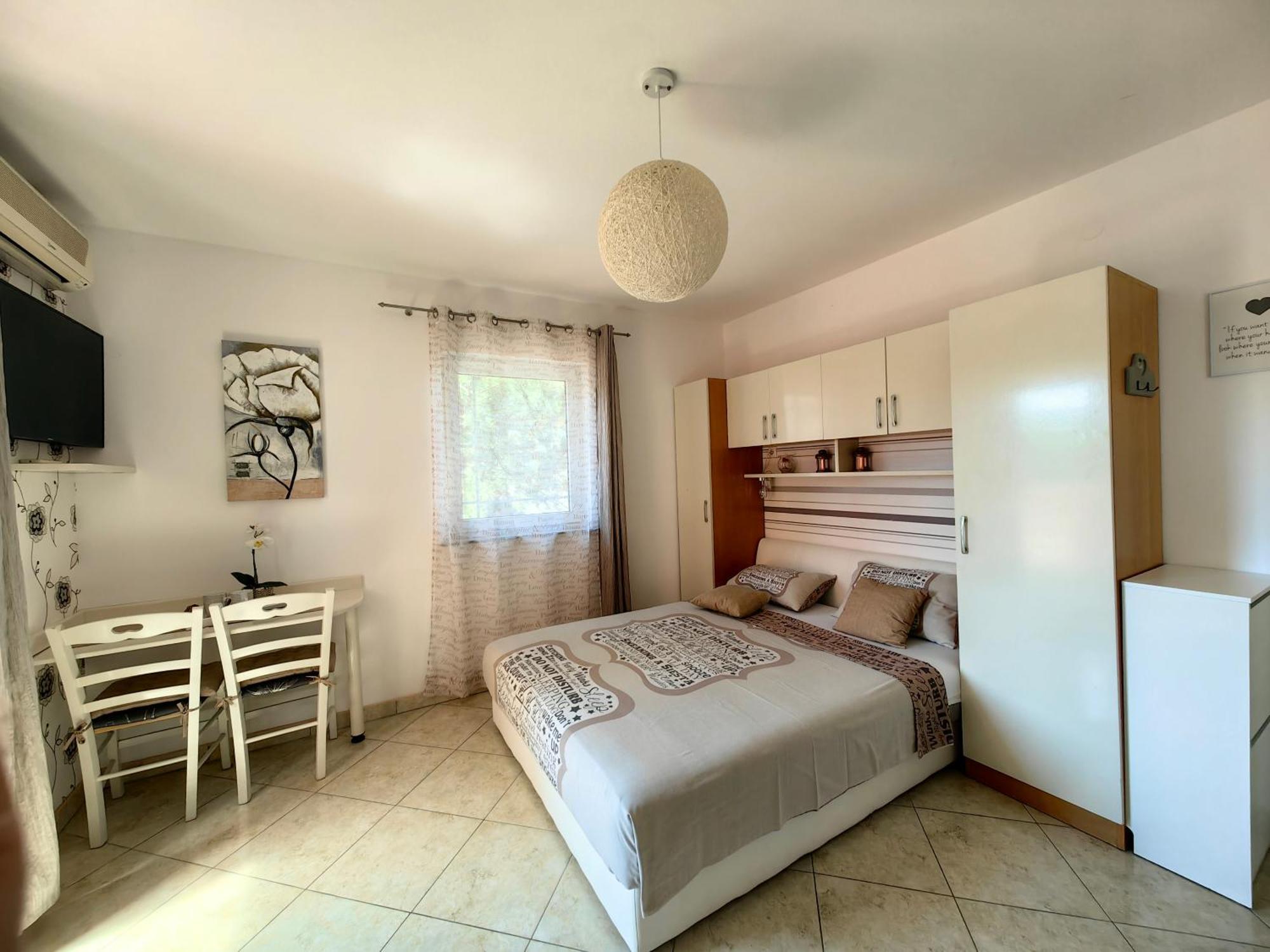Apartments Lea With Pool مالينسكا المظهر الخارجي الصورة